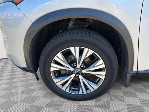 Used 2023 Nissan Rogue SV AWD/4WD image 14