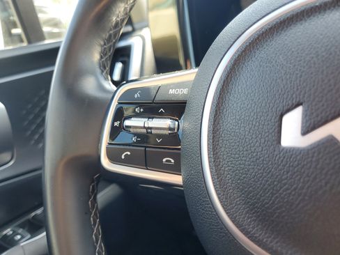 Used 2022 Kia Sorento S image 22