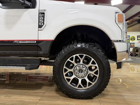 Used 2021 Ford F250 Lariat w/ Lariat Value Package AWD/4WD image 4
