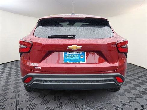 Used 2025 Chevrolet Trax LS image 6