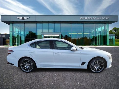 Used 2025 Genesis G70 2.5T image 4