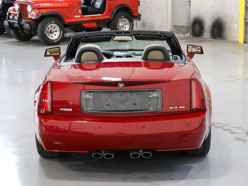 Used 2008 Cadillac XLR RWD image 5