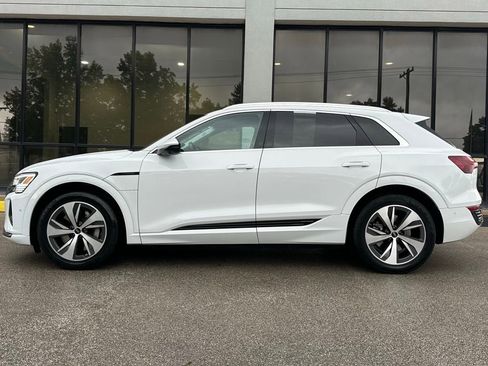 Used 2024 Audi Q8 e-tron Premium Plus w/ Premium Plus Package image 6
