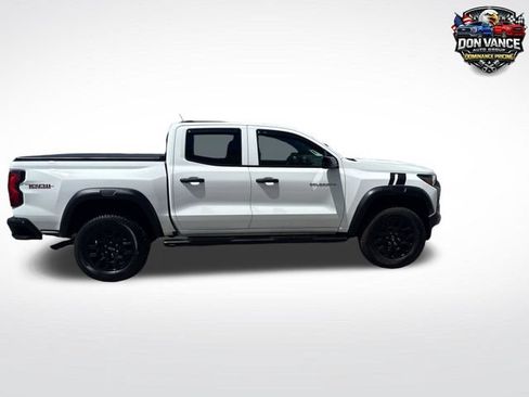 Used 2023 Chevrolet Colorado Trail Boss w/ Technology Package AWD/4WD image 6