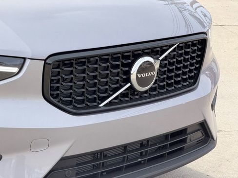 New 2026 Volvo XC40 B5 Core w/ Climate Package image 2