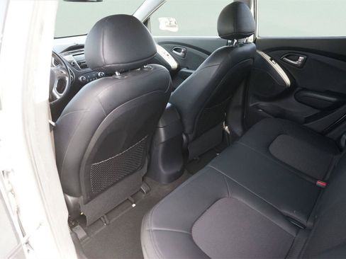 Used 2011 Hyundai Tucson GLS FWD image 11