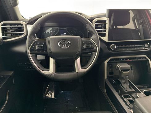 Used 2025 Toyota Tundra SR5 w/ SR5 Premium Package AWD/4WD image 29