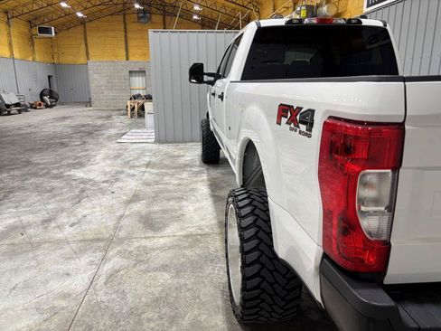 Used 2020 Ford F250 XL w/ Power Equipment Group AWD/4WD image 9
