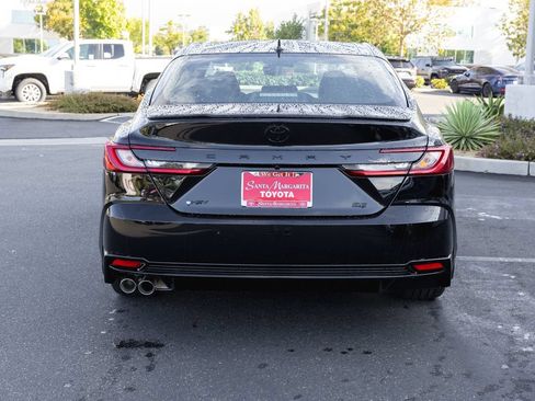 New 2026 Toyota Camry Hybrid FWD image 5