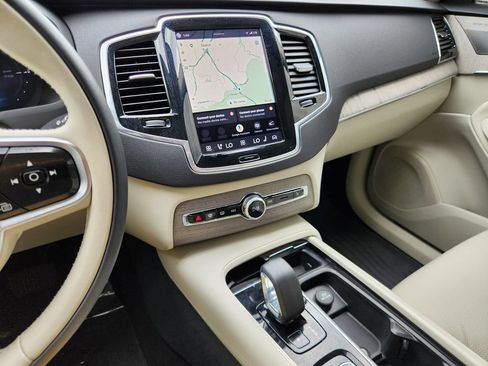 Certified 2025 Volvo XC90 T8 Plus AWD/4WD image 31