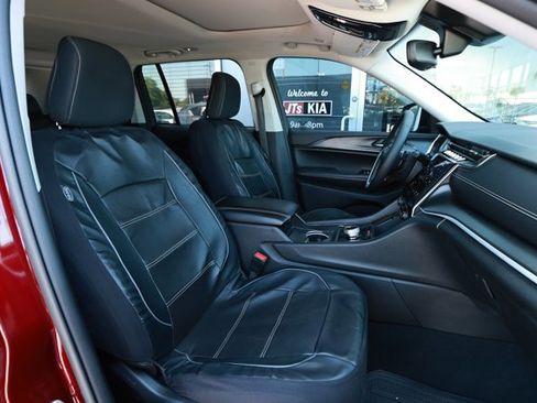 Used 2024 Jeep Grand Cherokee Laredo X w/ Trailer Tow Package image 30