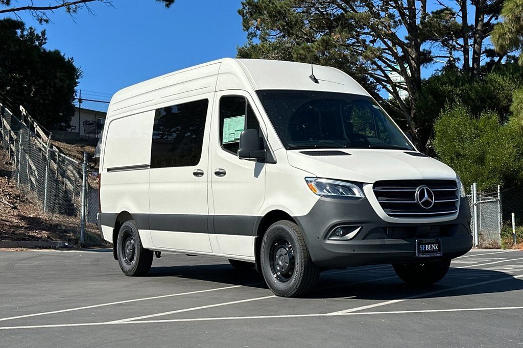 Used 2025 Mercedes-Benz Sprinter 2500 image 2