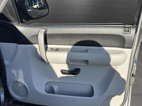 Used 2008 Chevrolet Silverado 1500 LT w/ EZ-Lift Tailgate Package image 16