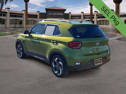 Used 2023 Hyundai Venue SEL FWD image 6