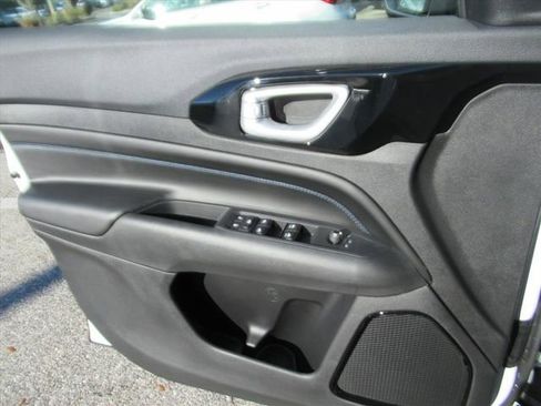 New 2026 Jeep Compass Latitude AWD/4WD image 26