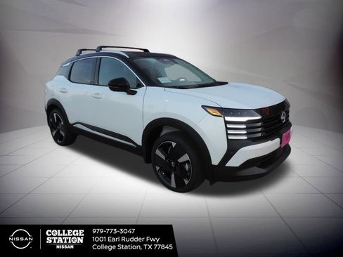 New 2026 Nissan Kicks SR w/ Cold Weather Package image 3