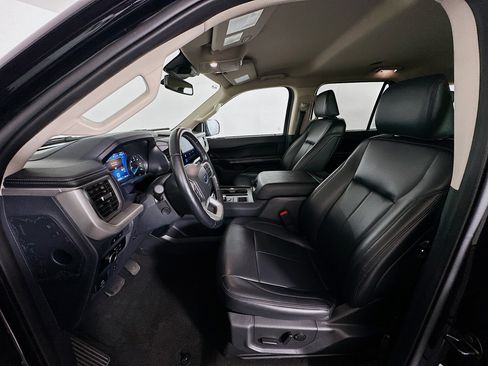 Used 2024 Ford Expedition Max XLT image 13