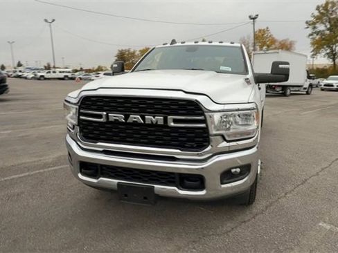 Used 2024 RAM 3500 Big Horn image 3