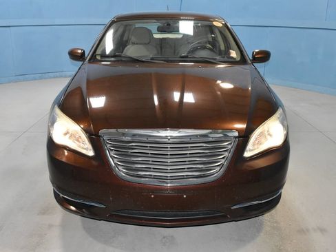 Used 2012 Chrysler 200 Touring FWD image 18