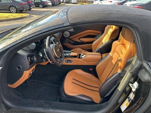 Used 2023 Aston Martin V8 Vantage Roadster image 9