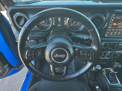 Used 2022 Jeep Gladiator Sport image 18