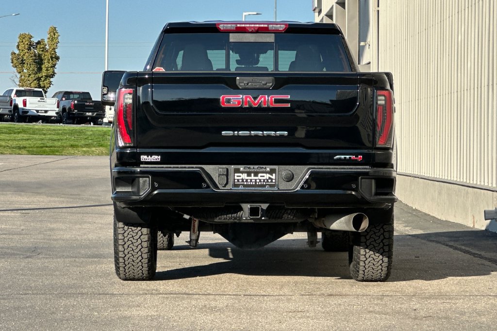 Used 2025 GMC Sierra 2500 AT4 w/ AT4 Premium Plus Package AWD/4WD image 8