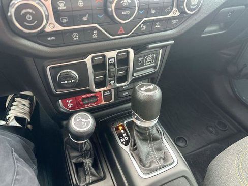 Certified 2024 Jeep Wrangler Willys image 21