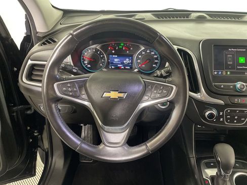 Used 2022 Chevrolet Equinox LT w/ Driver Convenience Package image 12