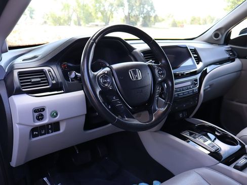 Used 2017 Honda Pilot Elite image 15