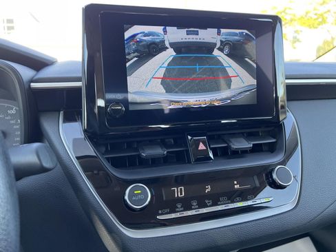 Used 2025 Toyota Corolla LE FWD image 20