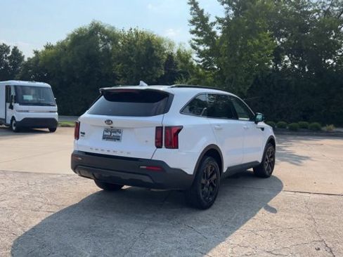 Used 2021 Kia Sorento S AWD/4WD image 8