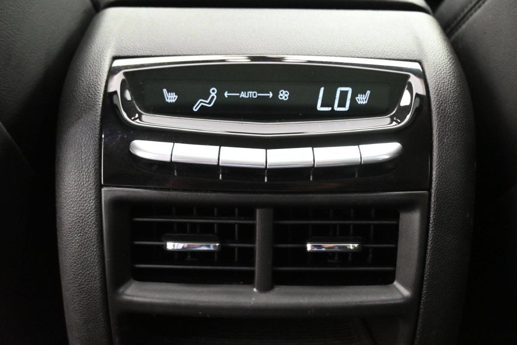 Used 2017 Cadillac XT5 Premium Luxury FWD image 19