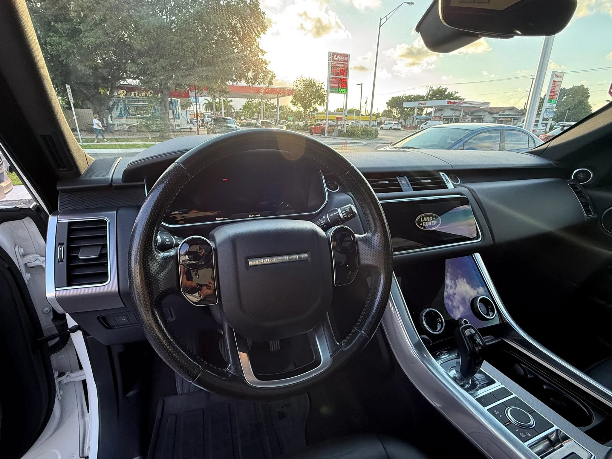 Used 2018 Land Rover Range Rover Sport HSE AWD/4WD image 13