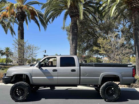 Used 2006 Chevrolet Silverado 3500 LT w/ Heavy-Duty Power Package AWD/4WD image 12