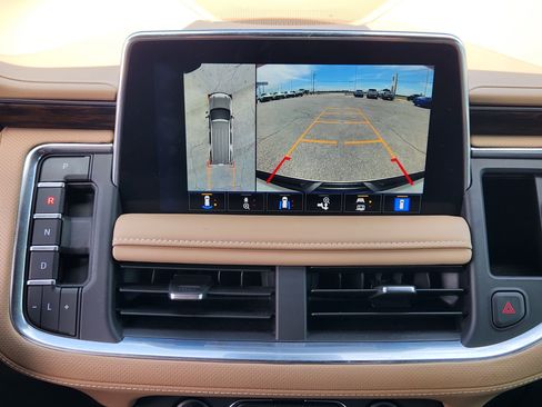 Used 2024 Chevrolet Tahoe Premier w/ Premium Package AWD/4WD image 19