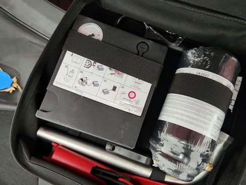 Used 2017 Audi R8 V10 w/ Carbon Exterior Package image 30