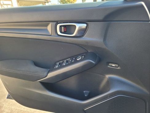 Used 2023 Honda Civic Sport image 12