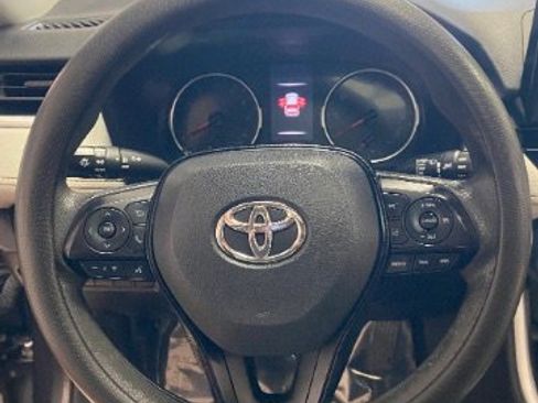 Used 2021 Toyota RAV4 XLE w/ Convenience Package image 29
