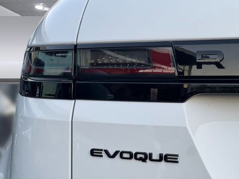 Used 2026 Land Rover Range Rover Evoque S image 12