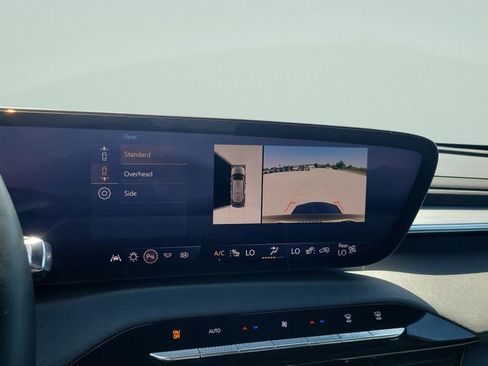 Used 2025 Buick Enclave Preferred image 17