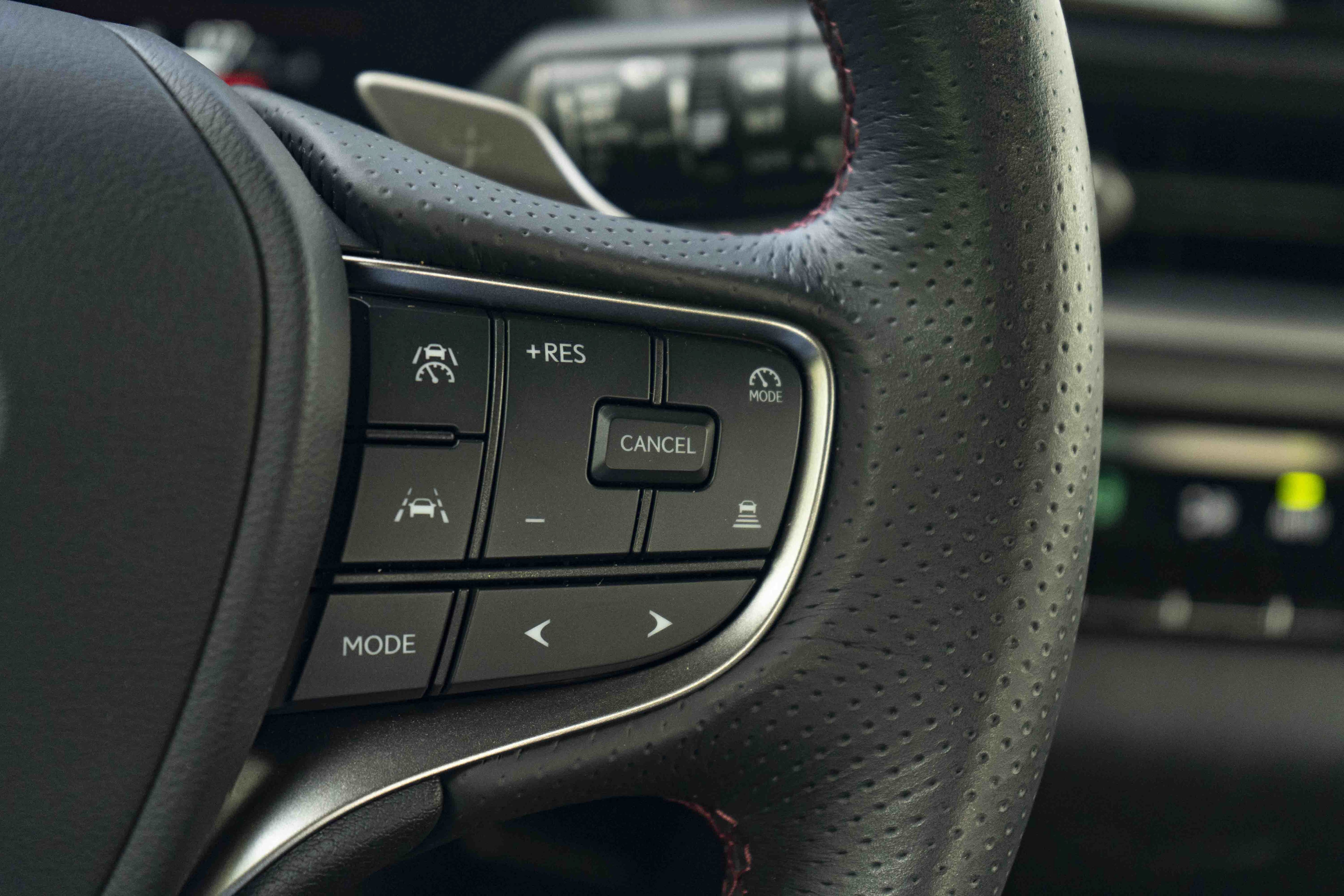 Used 2025 Lexus UX 300h AWD w/ Accessory Package (Z1) image 21