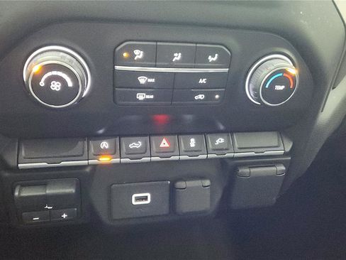 Used 2020 Chevrolet Silverado 1500 Custom w/ Custom Value Package image 38