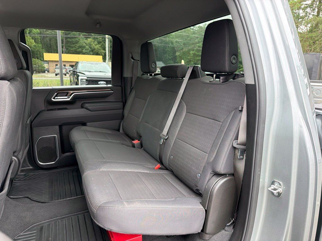 Used 2025 Chevrolet Silverado 3500 LT w/ Safety Package AWD/4WD image 18