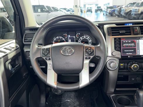Used 2020 Toyota 4Runner SR5 Premium w/ Moonroof Package AWD/4WD image 27