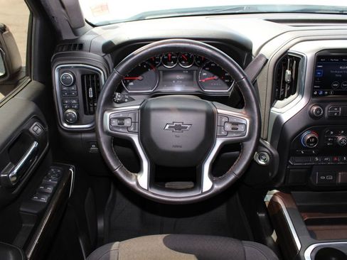 Used 2022 Chevrolet Silverado 1500 LT Trail Boss w/ Bed Protection Package image 9