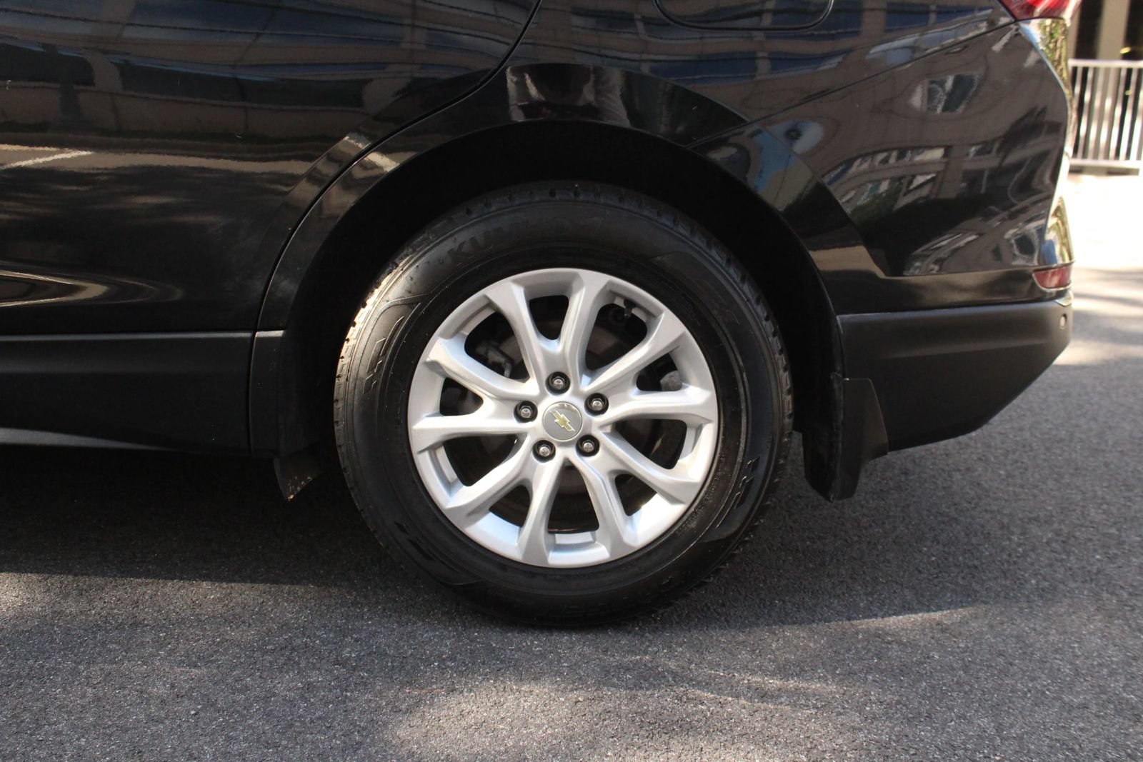 Used 2020 Chevrolet Equinox LT w/ Driver Convenience Package FWD image 10
