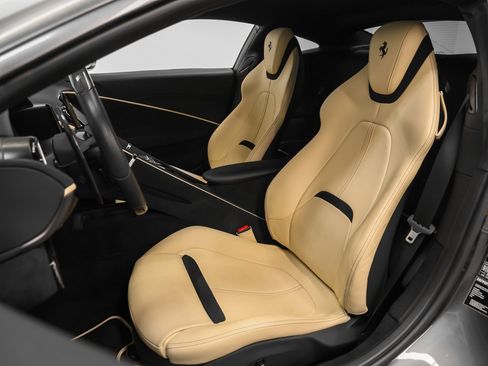 Certified 2024 Ferrari Roma image 4