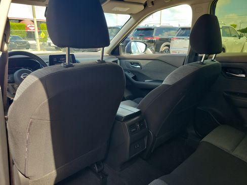 Certified 2023 Nissan Rogue SV FWD image 19