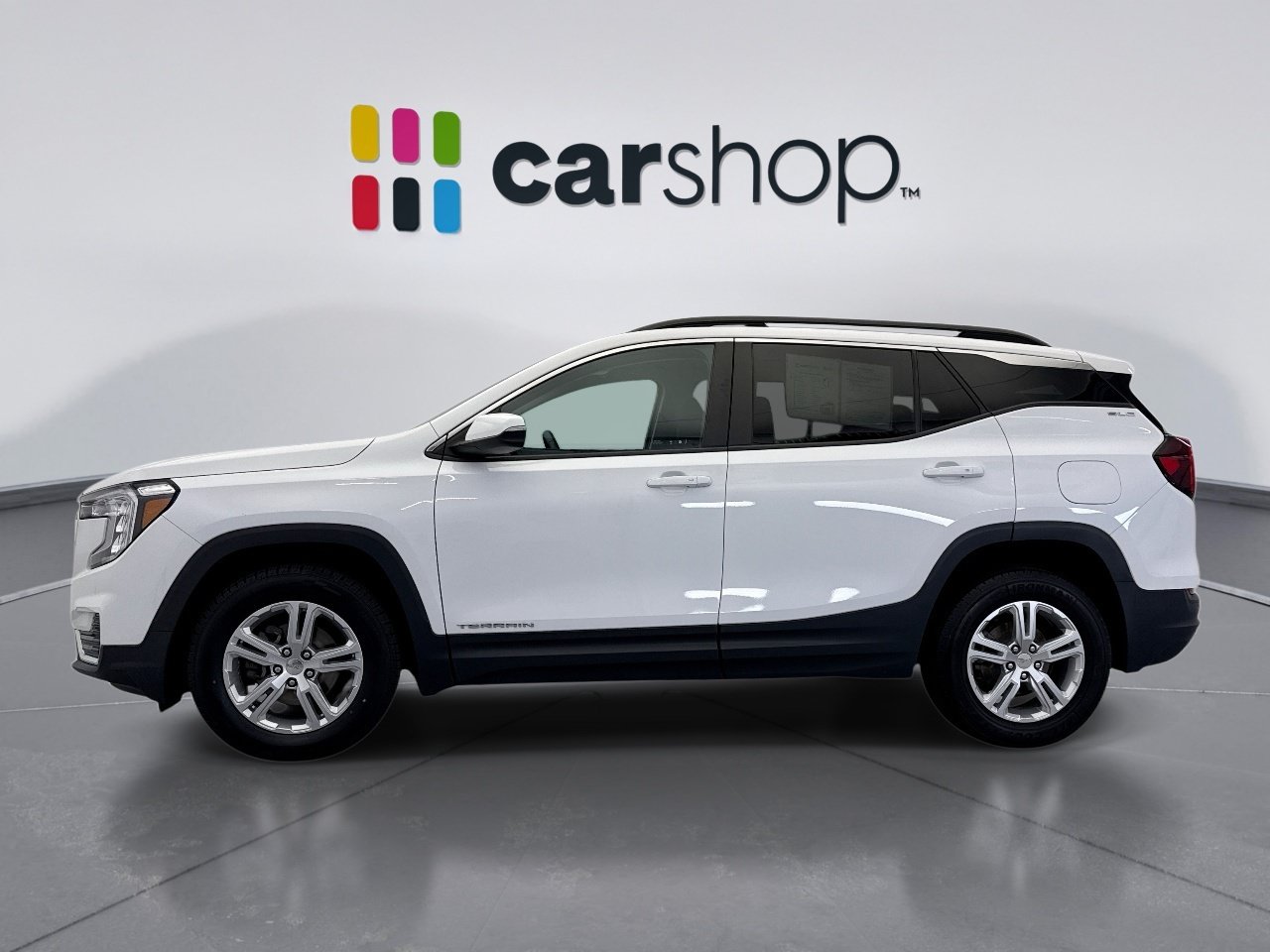 Used 2022 GMC Terrain SLE w/ Driver Convenience Package AWD/4WD image 2