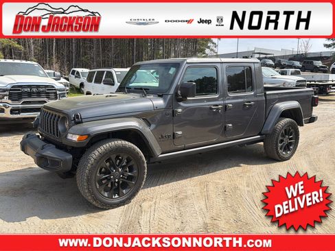 Used 2025 Jeep Gladiator Sport image 1